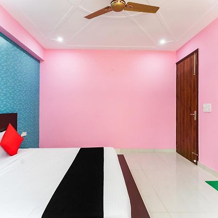 فندق Capital O Harish Residency غورغاون المظهر الخارجي الصورة