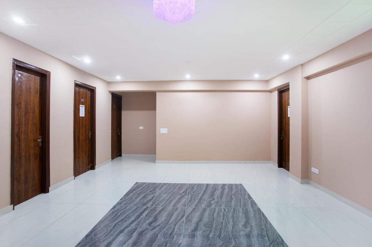 فندق Capital O Harish Residency غورغاون المظهر الخارجي الصورة