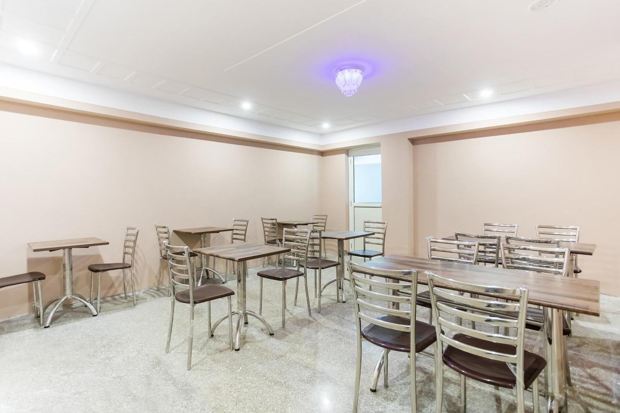 فندق Capital O Harish Residency غورغاون المظهر الخارجي الصورة